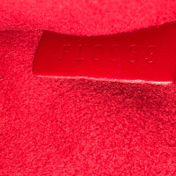 LOUIS VUITTON ALMA EPI LEATHER HANDBAG - Picture 5 of 9